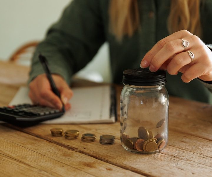 Finanzielle Selbstständigkeit als Teil der Nachbetreuung und Verselbstständigung junger Menschen.